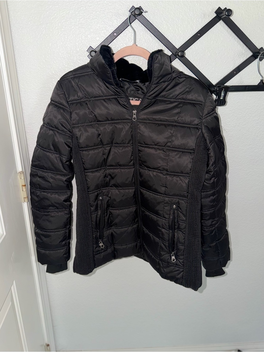 Nautica Black Quilted Puffer Jacket Faux Fur Collar Zip Front Women’s Large - Picture 2 of 5